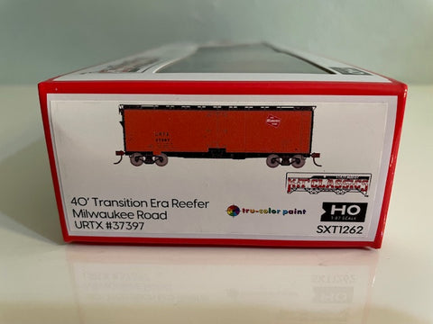 Scale Trains SXT1262 HO Scale 40' Transition Era Reefer Milwaukee Rd URTX #37397