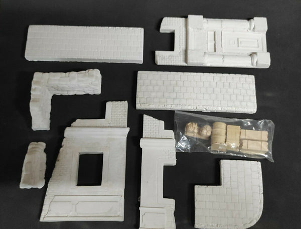 Custom Dioramics 1/35 Scale Berlin Street Corner - CD136 kit NOS Custom Dioramics 1/35 Scale Berlin Street Corner - CD136 kit NOS