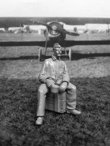 Aviattic 1/32 resin ATTRES013 US Air Service mechanic - Diorama