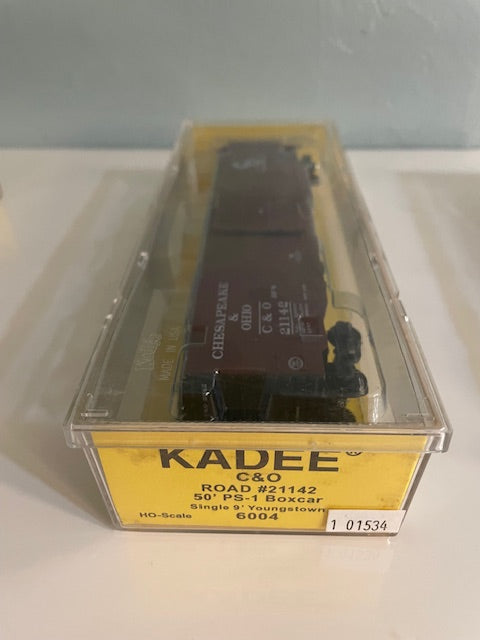 Kadee HO scale 6004 - 50' PS-1 Boxcar Single 9' Youngstown C&O Rd#21142 Kadee HO scale 6004 - 50' PS-1 Boxcar Single 9' Youngstown C&O Rd#21142