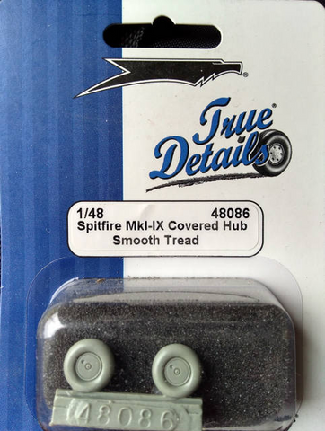 True Details 1/48 scale Spitfire MkI-IX Covered Hub Smooth Tread - 48086