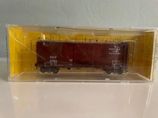 Kadee HO scale 5001 - 40' PS-1 Std Boxcar Single 8' Youngstown N&W Rd#44324 Kadee HO scale 5001 - 40' PS-1 Std Boxcar Single 8' Youngstown N&W Rd#44324