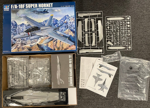 Trumpeter 1/32 Scale Boeing F/A-18F Super Hornet kit 03205 See Description