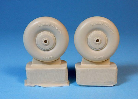 Ultracast 1/48 Bristol Beaufighter Standard Wheels smooth tread sidewall Tamiya